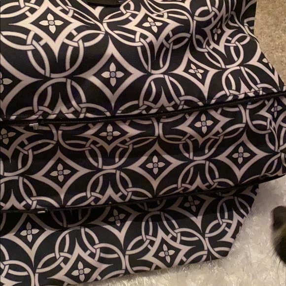 VERA BRADLEY large tote black and white :) - Picture 3 of 4